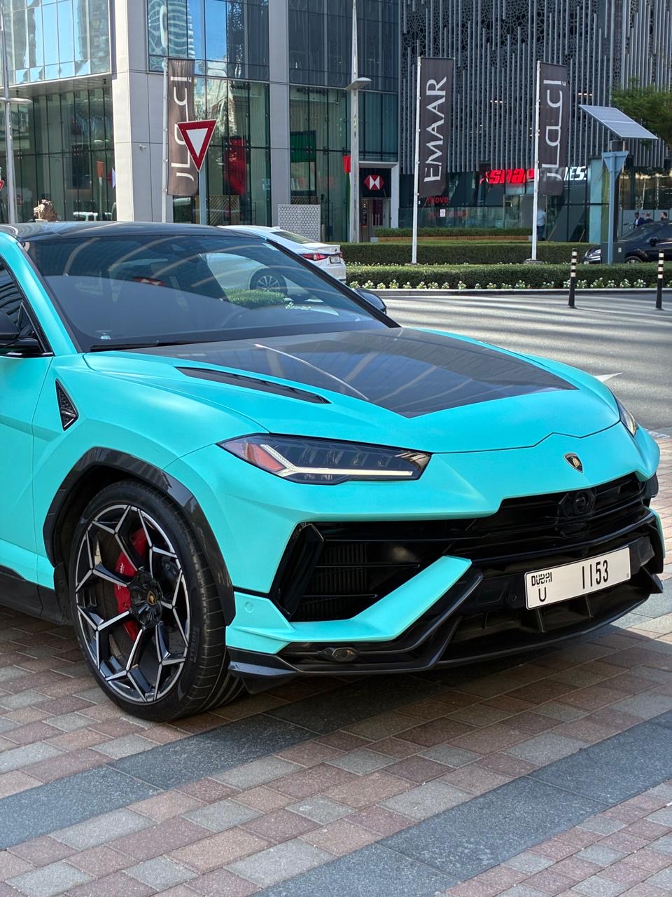 Lamborghini Urus turquesa Dubai
